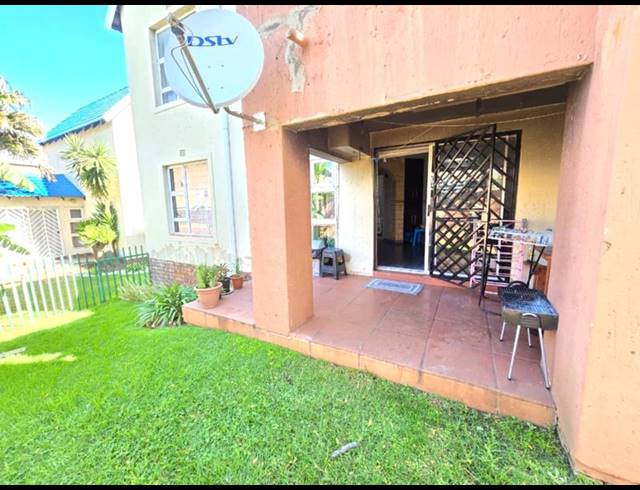 2 BEDROOM TOWNHOUSE FOR SALE IN WINCHESTER HILLS